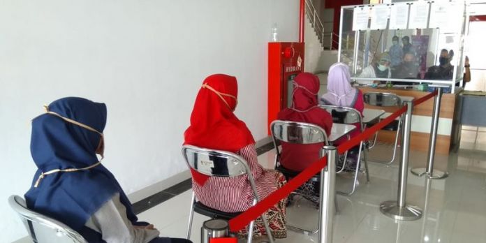 Santri Di Cirebon Jalani Swab Test Sebelum Kembali Ke Pesantren