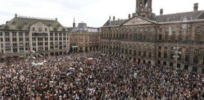 Demo Tanpa Jarak Sosial Di Amsterdam Buat Pakar Kesehatan Ketakutan: Bisa Jadi Penyebaran Super