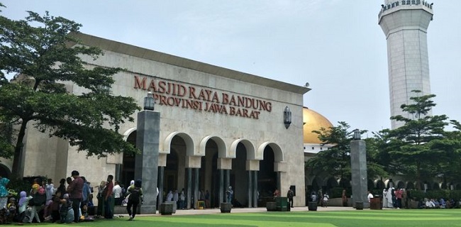 Berbeda Dengan Masjid Pusdai, Masjid Raya Bandung Belum Gelar Shalat Jumat Sampai PSBB Berakhir