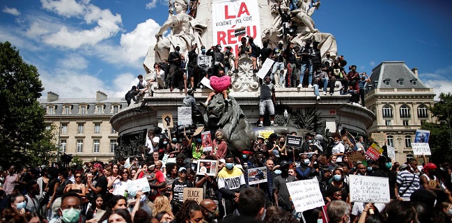 Diwarnai Gas Air Mata, Protes Anti-Rasisme Di Paris Berakhir Rusuh