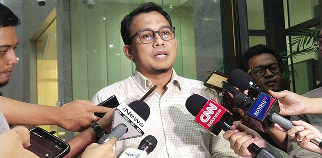 Berkas Lengkap, KPK Serahkan Legal Manager PT Duta Palma Group Suheri Terta Ke JPU