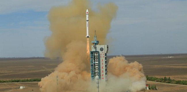 AS Luncurkan Misi Manusia, China Luncurkan Satelit 'Belt And Road Initiatives'
