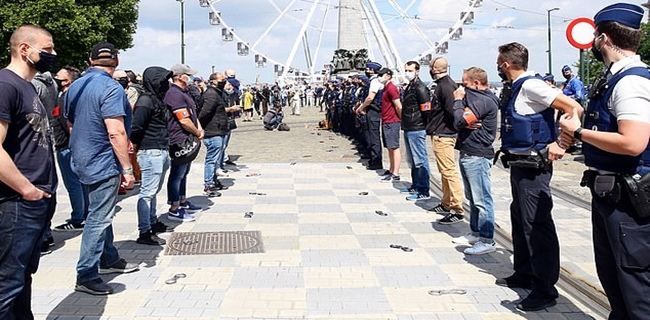 Lakukan Aksi Lempar Lencana, Polisi Belgia: Kami Lelah Diludahi Terus-menerus