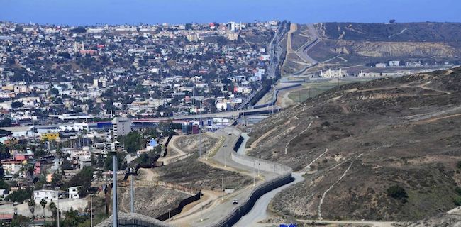 Perkembangan Tembok Perbatasan Amerika Serikat-Meksiko Di Era Donald Trump