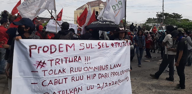 Melebar Ke Sulawesi, ProDEM Sulsel Suarakan Tritura Di Kantor Dewan Rakyat