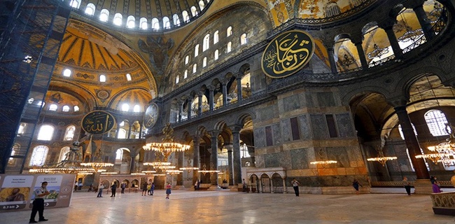 Shalat Jumat Perdana Di Masjid Aya Sofya Hari Ini, Turki Tunjuk 3 Imam dan 5 Muadzin