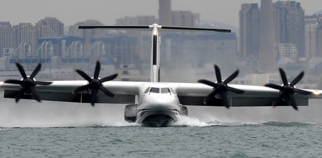 Canggih! Pesawat Terbang Amfibi AG600 Buatan China Berhasil Uji Lepas Landas Dari Atas Laut