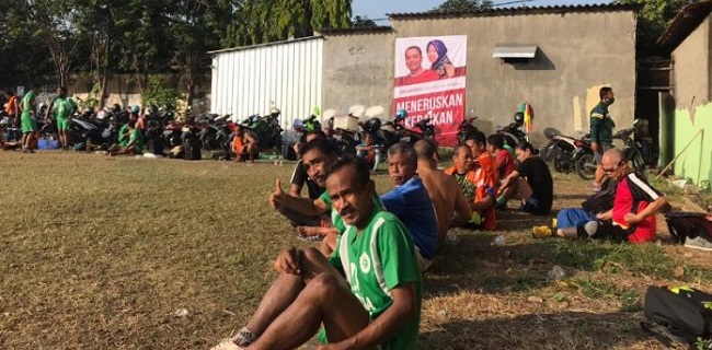Dihadiri Mantan Pemain Persebaya, Relawan Eri Cahyadi Gelar Turnamen Sepak Bola
