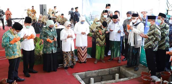 Ditemani KH Miftachul Akhyar, Khofifah Letakkan Batu Pertama Gedung Bedah RSNU Di Jombang