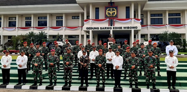 Mahfud MD: Draf Perpres Pelibatan TNI Atasi Terorisme Sedang Dipelototi
