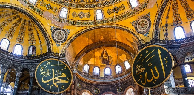 Selama Shalat, Mosaik Kristen Di Hagia Sophia Akan Ditutup Tirai
