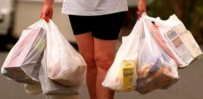 Ingat, Sejak Hari Ini Pelanggar Aturan Penggunaan Kantong Plastik Bisa Didenda Hingga Rp 25 Juta