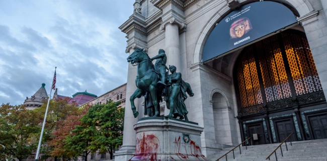 Orang Kaya Dari Rusia Ini Akan Membeli Patung Theodore Roosevelt Yang Jadi Korban Vandalisme Di AS