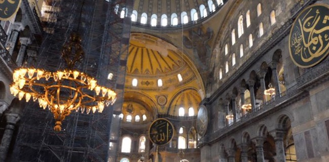 Makna Politis Perubahan Status Hagia Sophia Dari Museum Menjadi Masjid