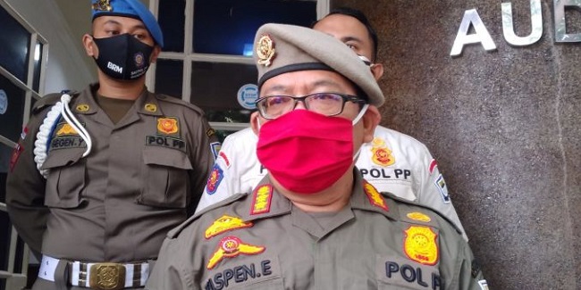 Terdorong Urusan Perut, PKL Mulai Hiasi Jalanan Kota Bandung Setelah PSBB Berakhir