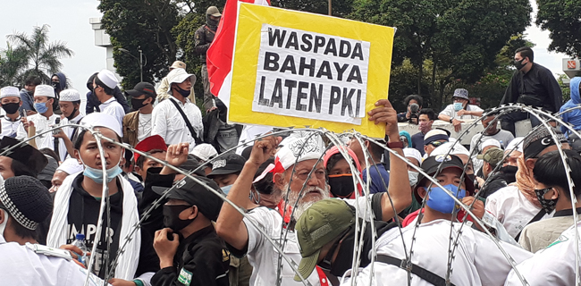 Maklumat Habib Rizieq Saat Aksi Di Gedung DPR: Sudah Saatnya Jokowi Mundur Secara Terhormat