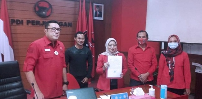Dampingi Yena Masoem, Eks Kapten Persib Resmi Diusung PDIP Sebagai Calon Wakil Bupati Bandung