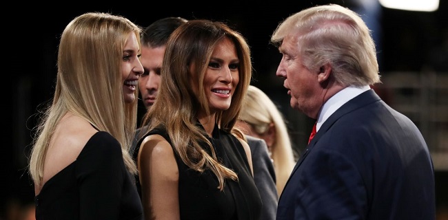 Konflik Keluarga Trump Kian Menyeruak, Melania Kedapatan 'Remehkan' Sang Suami
