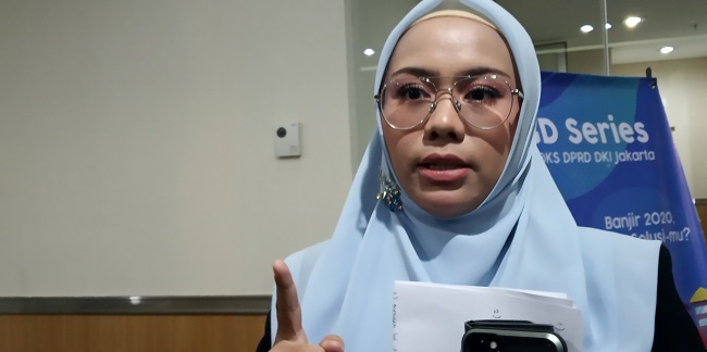 Zita Anjani: Rakyat Minta Sekolah Dibuka, Bukan Bioskop<i>!</i>