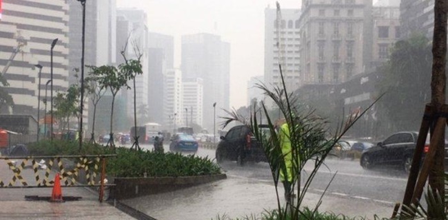 Waspada! Hujan Angin Diprediksi Akan Mengguyur Jakarta