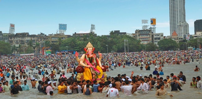 Pengrajin Tembikar Muslim India Beralih Profesi Jadi Pembuat Patung Dewa Ganesha Dari Tanah Liat Yang Ramah Lingkungan