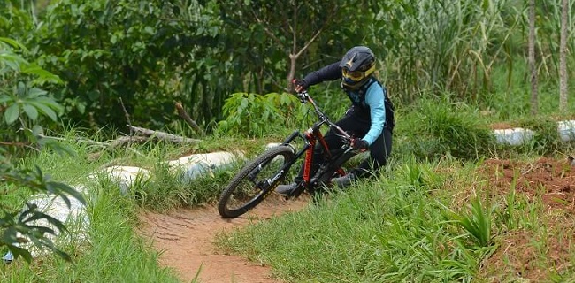 Sulap RTH Kanhay Jadi Trek Downhill, Wakil Walikota Bandung: Treknya Menantang Dan Panjang