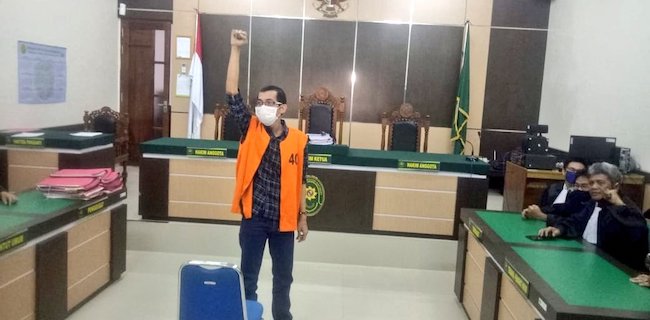 Dijerat UU ITE, Wartawan <i>Banjarhits</i> Divonis 3 Bulan 15 Hari