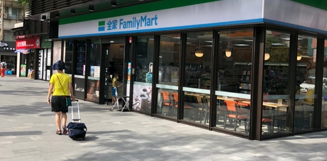 Serba Ada, Minimarket Jadi Bagian Dari Kehidupan Orang Taiwan