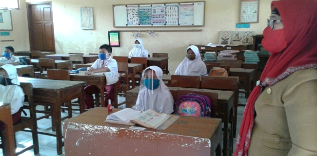 Siswa Di Wilayah Zona Hijau Di Kabupaten Batang Mulai Belajar Di Kelas