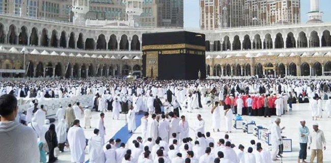 Arab Saudi Lanjutkan Ibadah Umrah Secara Bertahap Mulai Bulan Depan