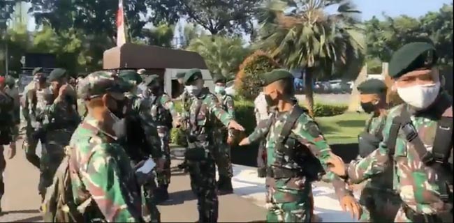 Usai Tabur Bunga Di TMP Kalibata, Purnawirawan TNI Hampir Bentrok Dengan Pemuda