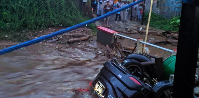 Banjir Bandang Di Cicurug Kabupaten Sukabumi, 12 Rumah Hanyut