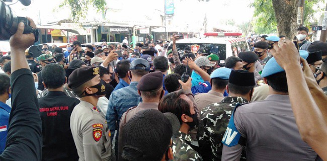 Abaikan PKPU, Dua Paslon Cakada Kabupaten Serang Mendaftar Ke KPU Bawa Arak-arakan