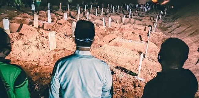 Datangi TPU Pondok Ranggon Jelang Tengah Malam, Anies Dapat 'Pesan' Dari Penggali Kubur