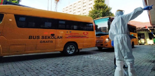 Bantu Evakuasi, 5 Bus Sekolah DKI Sudah Angkut 1.000 Lebih Pasien Covid-19