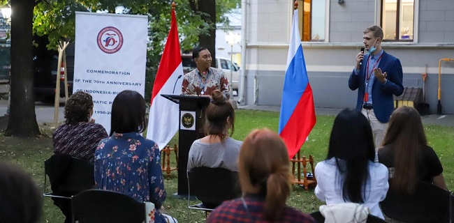 Senja Di Taman KBRI Moskow Diwarnai 46 Pemuda Rusia Yang Ingin Mengenal Indonesia