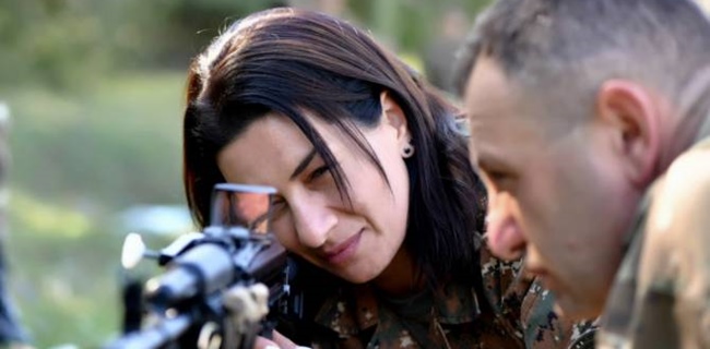 Istri PM Armenia Ikut Pelatihan Militer Di Wilayah Yang Disengketakan