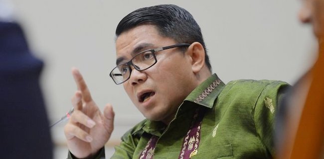 Bantah Keturunan Pendiri PKI, Arteria Dahlan Urai Silsilah Keluarga Besarnya