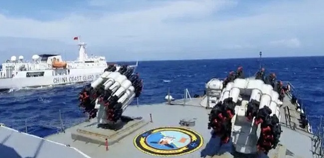 Enggan Pergi Meski Diusir Bakamla, Kapal Coast Guard China Keluyuran Di Laut Natuna Utara