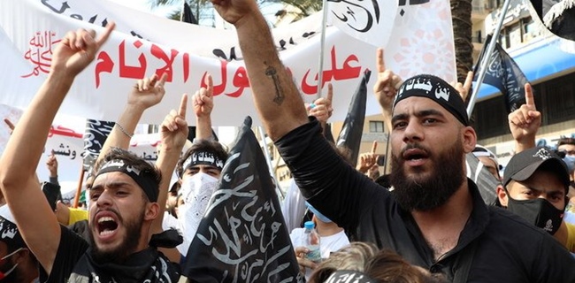 Khawatir Terjadi Kerusuhan, Pihak Keamanan Lebanon Pukul Mundur Demonstran Anti-Prancis