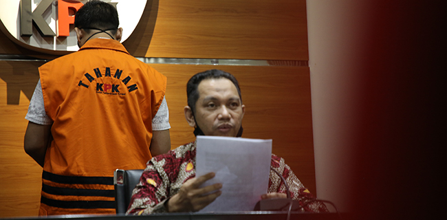 KPK Tangkap Kadis PUPR Pemkab Lamsel Syahroni Tersangka Kasus Dugaan Korupsi Pengadaan Barang Dan Jasa