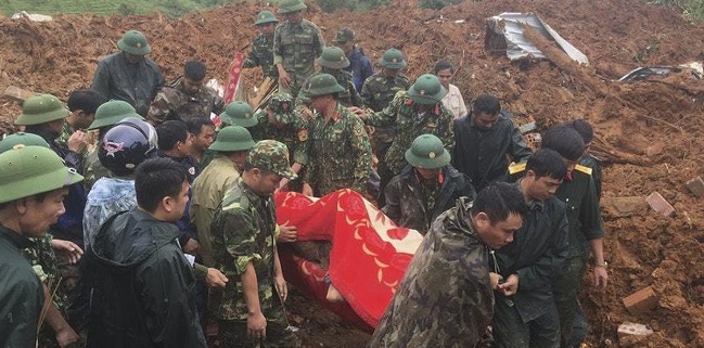 Tanah Longsor Hancurkan Kamp Militer Di Vietnam, 22 Tentara Tertimbun
