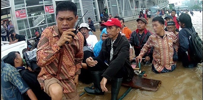 Janji Jokowi Tuntaskan Banjir Jakarta Ditagih PKS