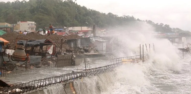 Bersiap Dihantam Badai Tropis Molave, Filipina Evakuasi Ribuan Warga