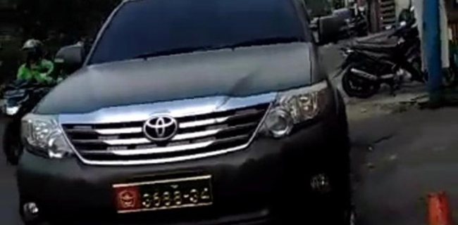 Mobil Berplat Dinas TNI Yang Dipakai Orang Sipil Teregistrasi Atasnama Purnawirawan Kolonel