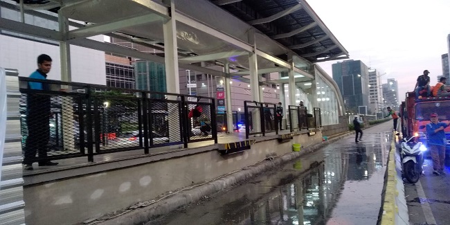 Hari Pertama PSBB Transisi, Halte Transjakarta Siap Kembali Beroperasi