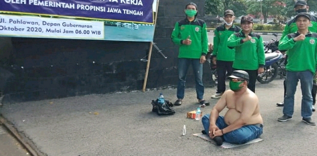 Kecewa Sikap Ganjar Pranowo, Buruh Di Jateng Jalankan <i>Topo Ngligo</i>