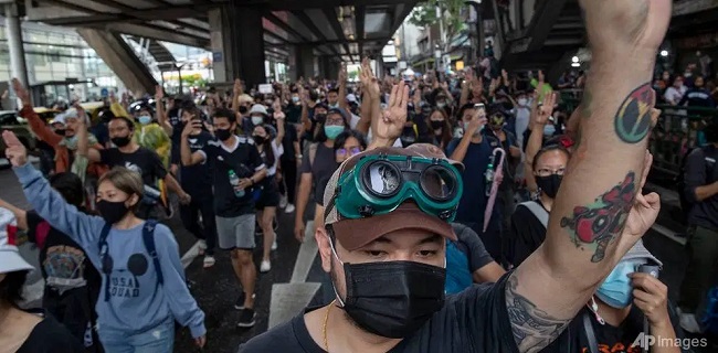 Lanjutkan Aksi Protes, Pengunjuk Rasa Di Thailand Banjiri BTS Skytrain