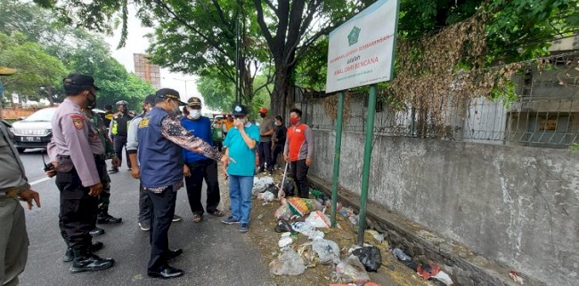 Geram Jalan Raya Bringinbendo Penuh Sampah, Pj Bupati Sidoarjo Segera Pasang Sejumlah CCTV