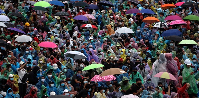 Mirip Demo Hong Kong, Pengunjuk Rasa Thailand Bergerak Cepat Manfaatkan Media Sosial